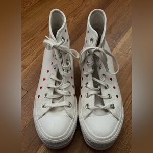 Size 7.5 women’s, Valentines converse (not sold anymore) worn maybe 5-6 times.